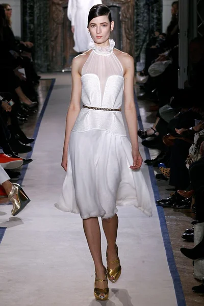 Look 30